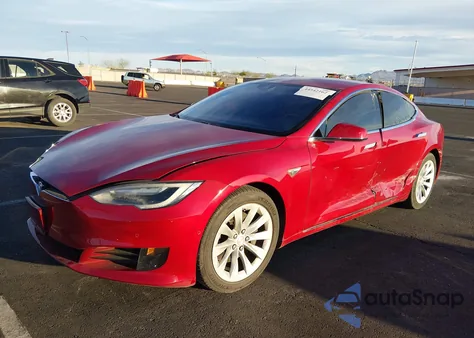 2016 Tesla Model S 60/70/75/85 z USA, uszkodzony, nr VIN 5YJSA1E17GF154634